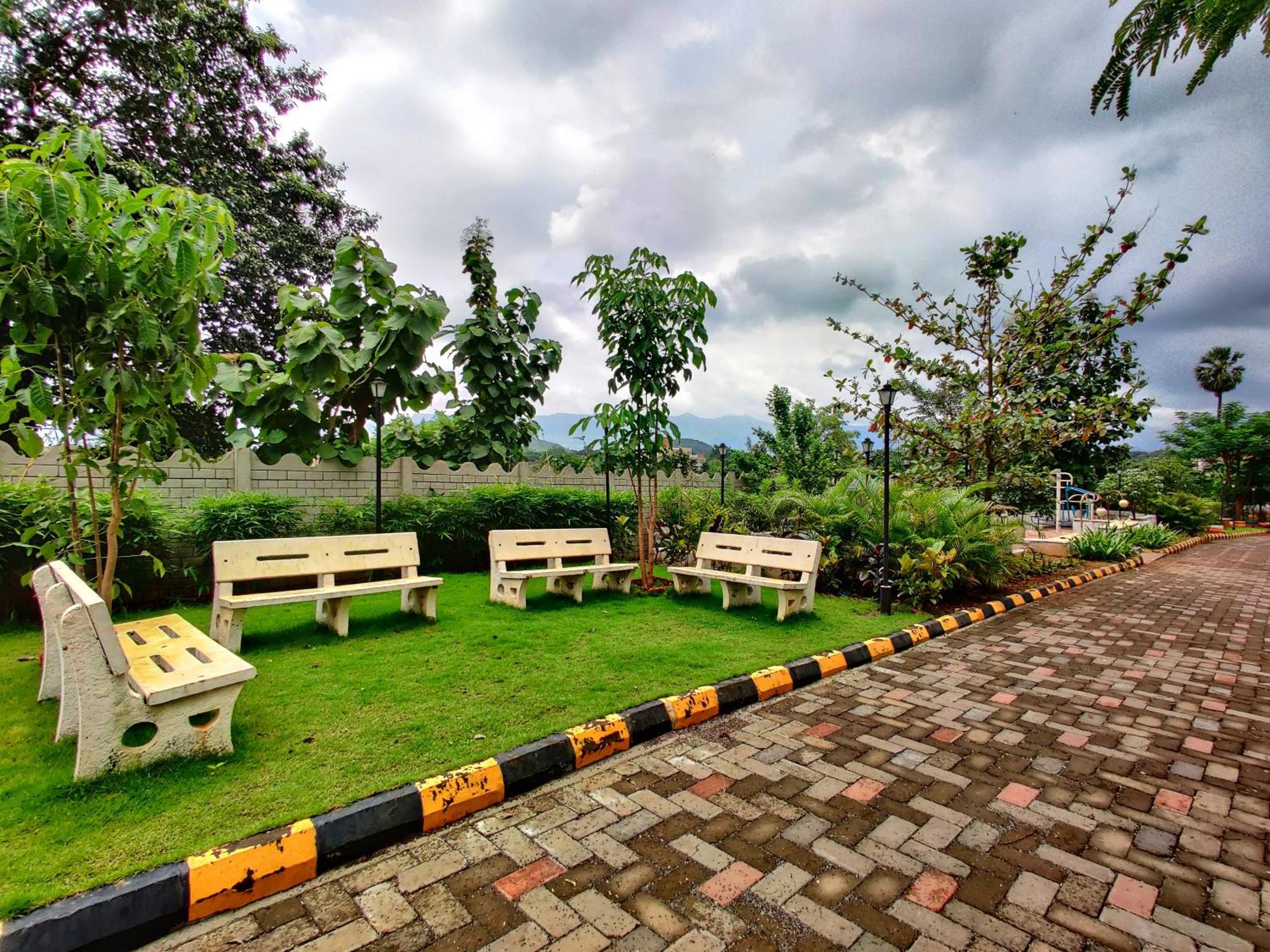 Pushpam Sanskruti Resort Karjat - A Pure Veg Resort Dhamni Eksteriør billede