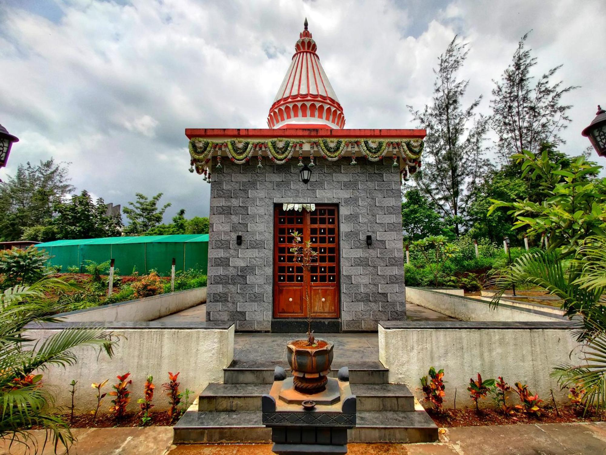 Pushpam Sanskruti Resort Karjat - A Pure Veg Resort Dhamni Eksteriør billede