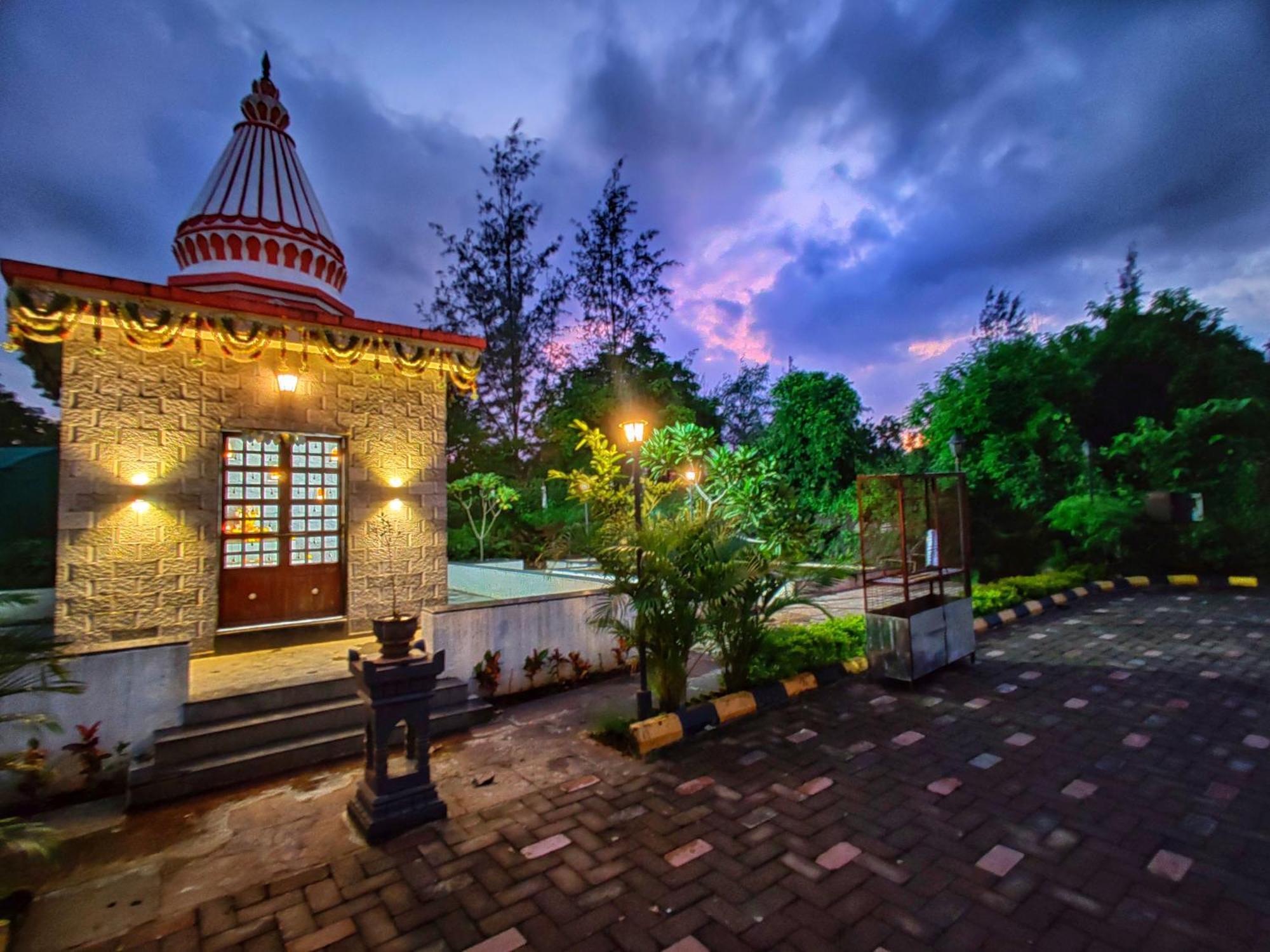 Pushpam Sanskruti Resort Karjat - A Pure Veg Resort Dhamni Eksteriør billede
