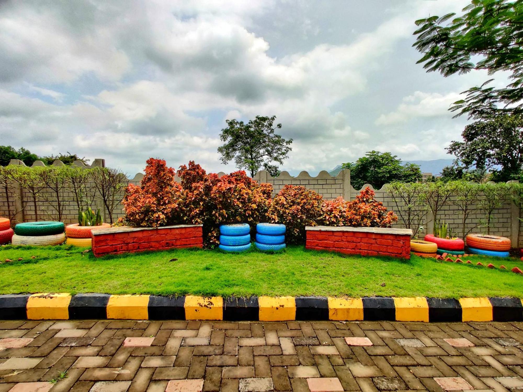Pushpam Sanskruti Resort Karjat - A Pure Veg Resort Dhamni Eksteriør billede