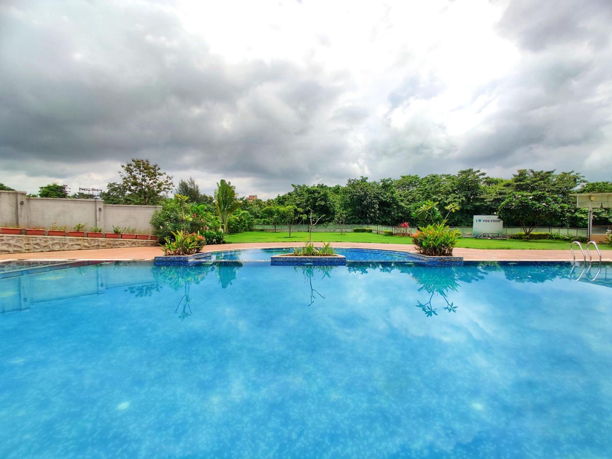 Pushpam Sanskruti Resort Karjat - A Pure Veg Resort Dhamni Eksteriør billede