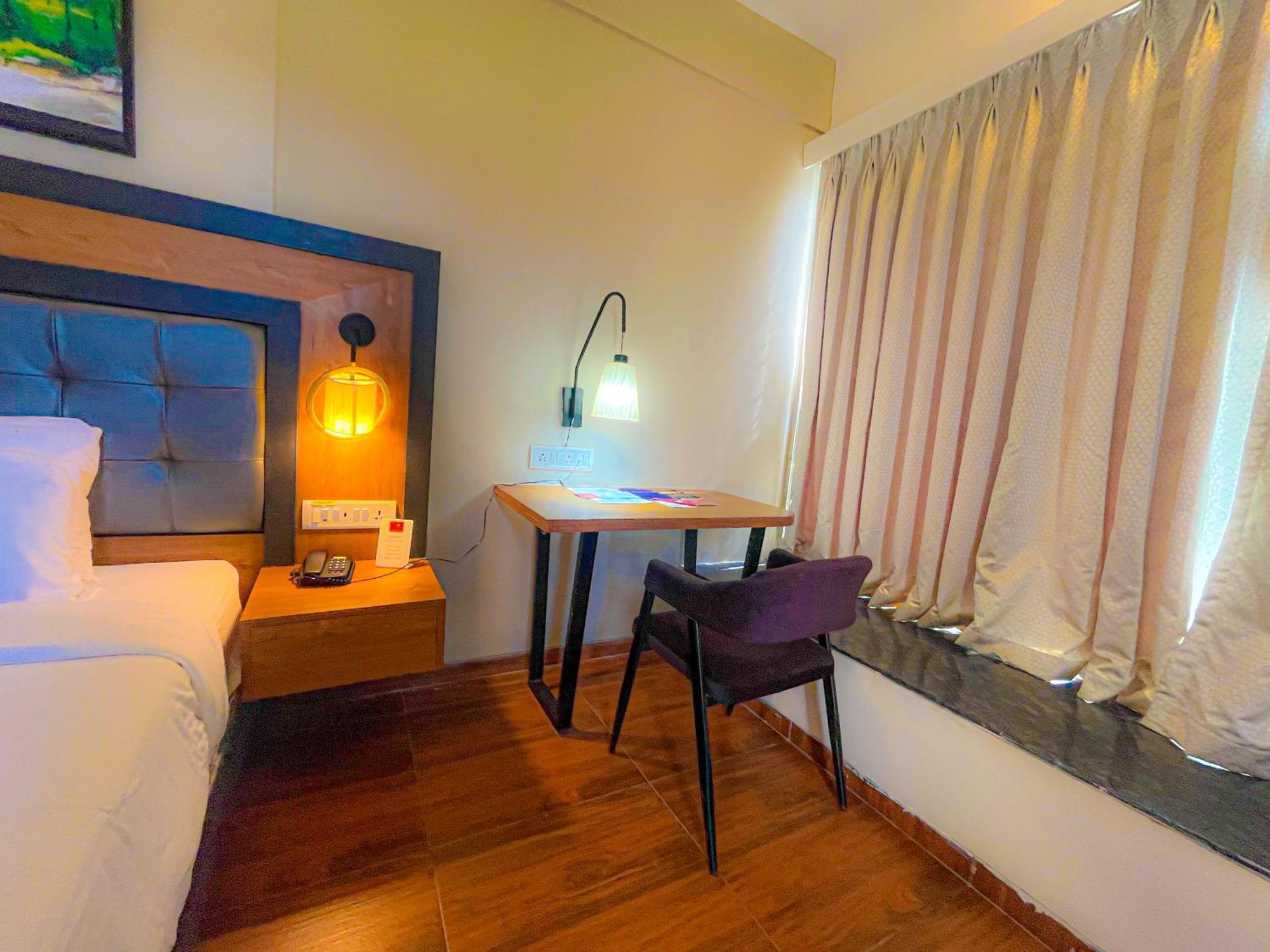 Pushpam Sanskruti Resort Karjat - A Pure Veg Resort Dhamni Eksteriør billede